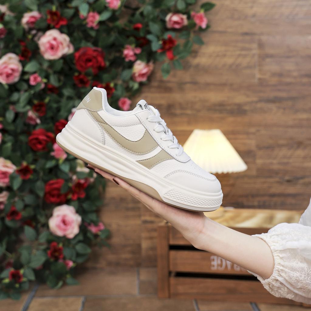 Little White Shoes Girls Versatile Spring and Autumn Flat Thick Soles 2025 Summer New Design Sense Burst Casual Dad Sports Shoes