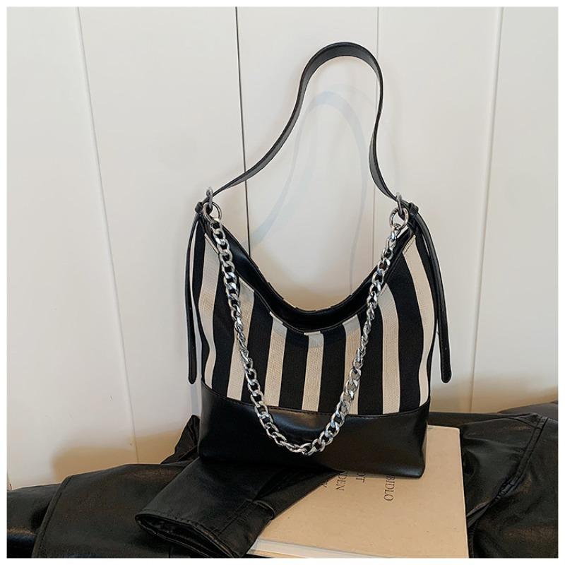 Literary and fashionable new striped chain shoulder bag casual versatile niche design simple messenger bag