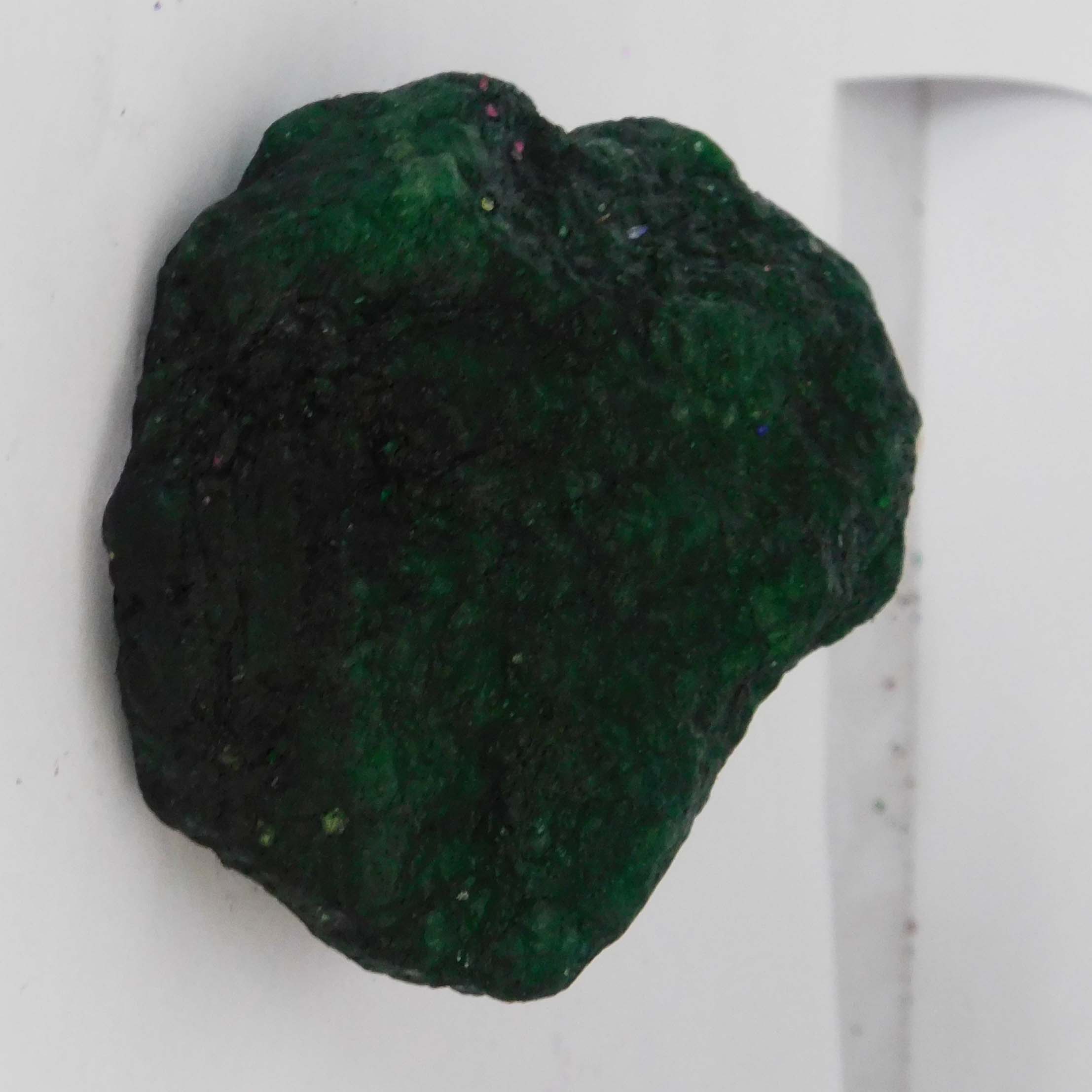 

Natural Green Emerald 42ct Rough Certified Loose Gemstone 77.4 mm approx зелений