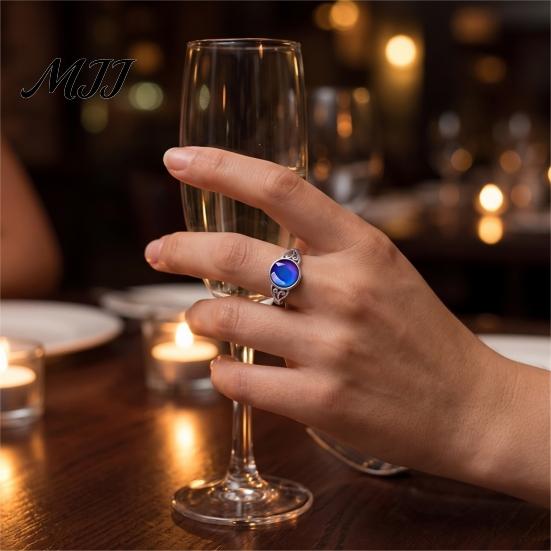 Hollow Vine Ring Color Changing Mood Ring, Temperature Sensitive Stone with Adjustable Alloy Vintage Band, Sweet Fashion Jewelry Gift for Women