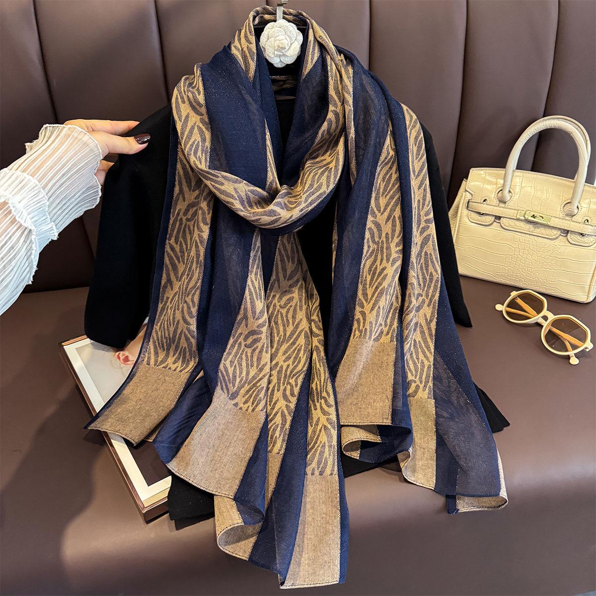 Écharpe Châle en Soie de Luxe Pour Femmes Design Broderie Fleurs Hijab Wraps Bufandas Mouchoir de Tête Féminin Fouloud Écharpe One Size