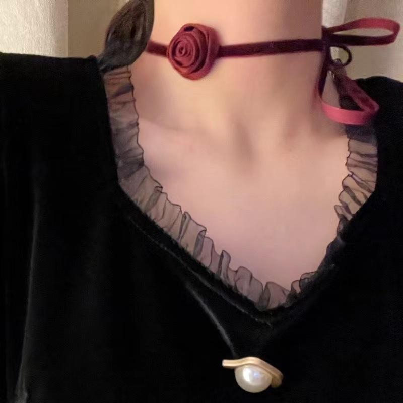 Sex underwear new retro lace rose collarbone chain strap neck chain bracelet neck thin necklace accessories