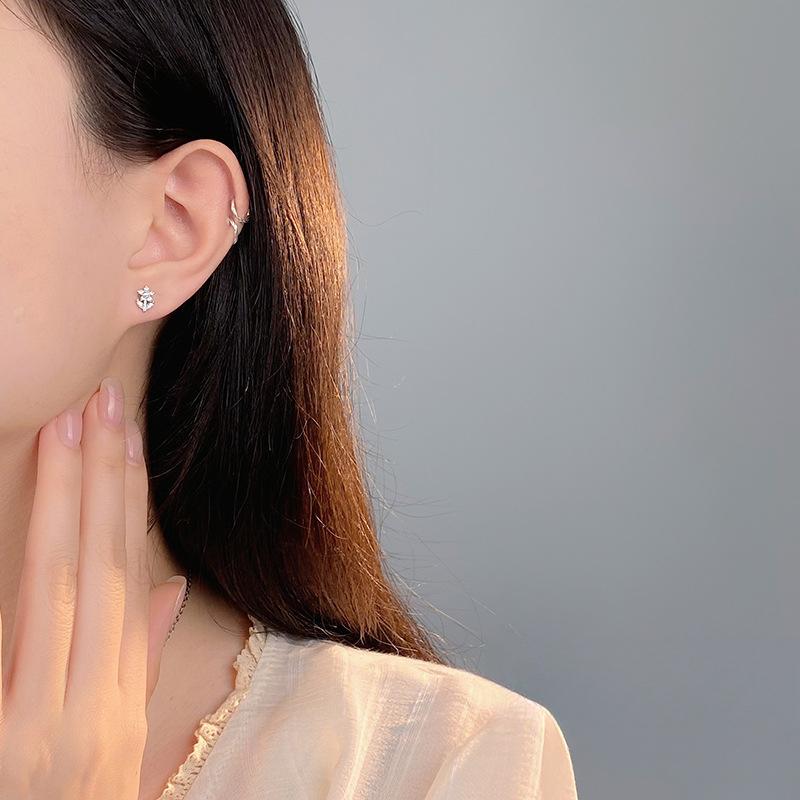 Exquisite, Fresh Flower Earrings for Women New Niche Design Light Luxury Earrings