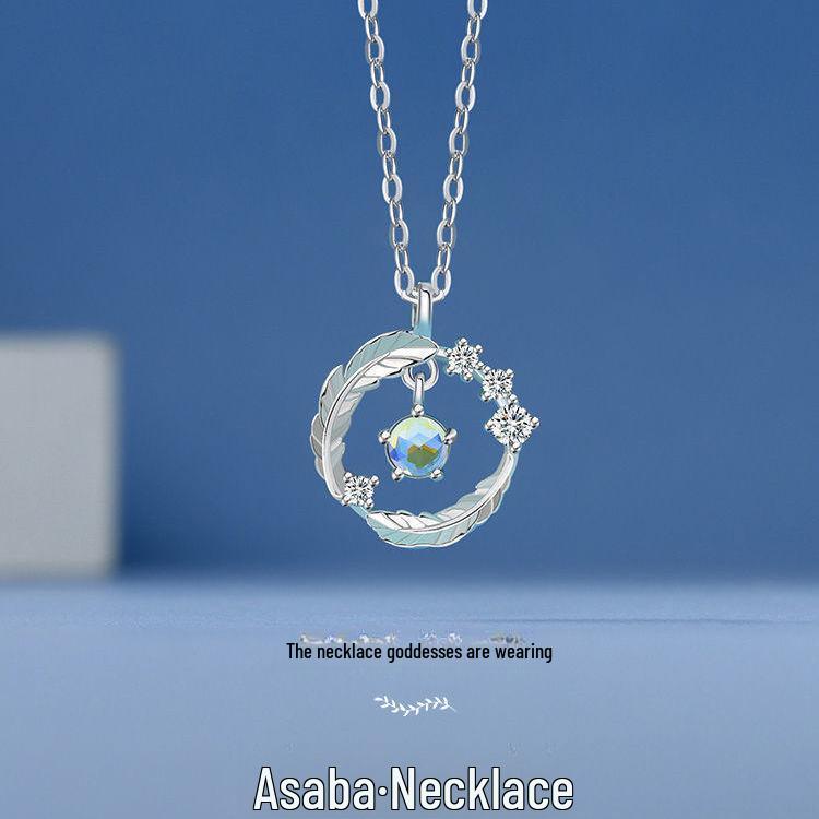 Eucalyptus and Bird Necklace - Elegant and Versatile Korean Friendship Gift for Women
