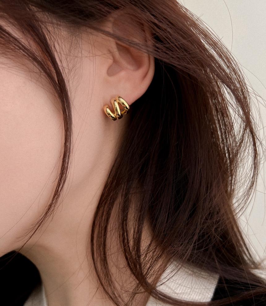 Korean Retro Multi-Circle Metal Stud Earrings for Women - Simple, Versatile, and Stylish Jewelry
