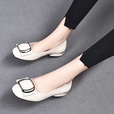 Runde Spitze flache Sohle Einzelne Schuhe Damenschuhe Frühling neu runde Schnalle Kuhlackleder flacher Ausschnitt Damen bequem