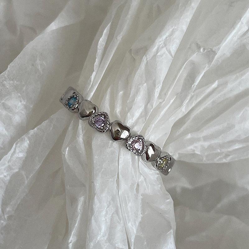 

Модное кольцо в форме сердца для женщин с разноцветными циркониями и уникальным дизайном, лето 2023