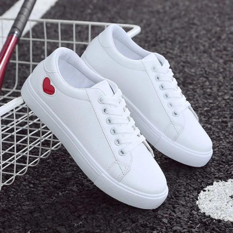 Fashion Autumn Woman Shoes Fashion New Woman Leather Shoes Ladies Breathable Cute Heart Flats Casual Shoes White Sneakers New In