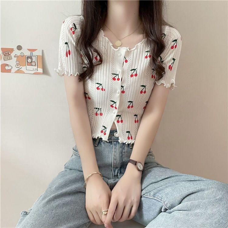 Sommerliches T-Shirt mit Kirschdruck für Damen, koreanische Version, schmale Passform und vielseitiges kurzes Strickjacken-Oberteil