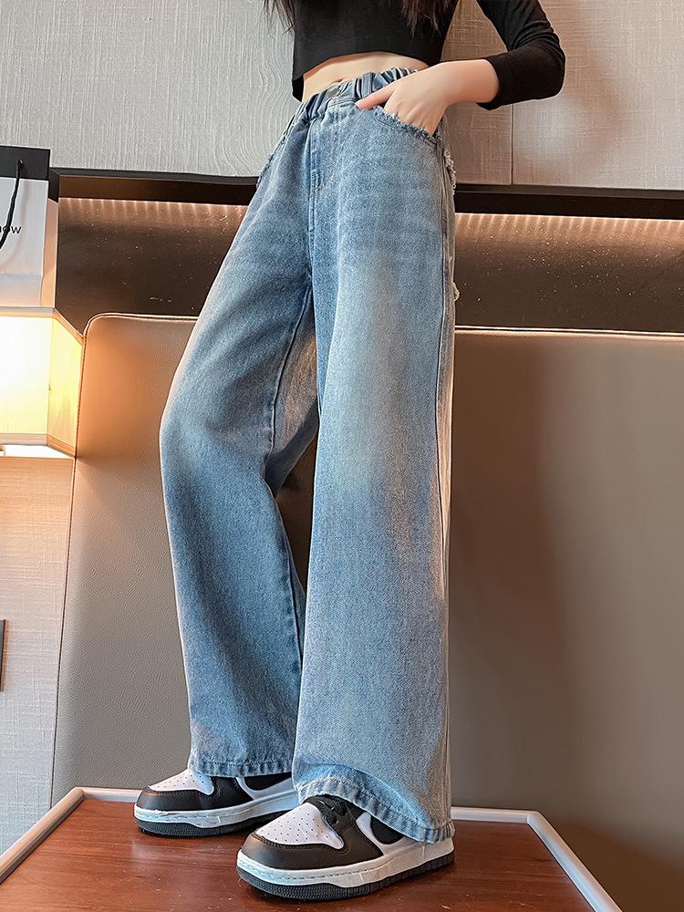 Autumn 2026 Girls' Straight Wide-Leg Jeans for Junior High Students - Stylish & Comfortable Kids' Pants