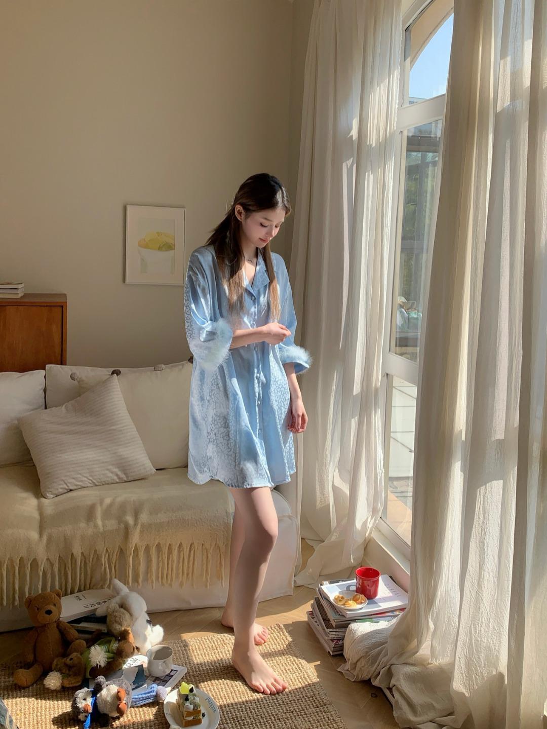 Yase Cupid s Kite: Girly Leopard Print Boyfriend Style Plus Size Ice Silk Nightgown with Feather Trim. One Size