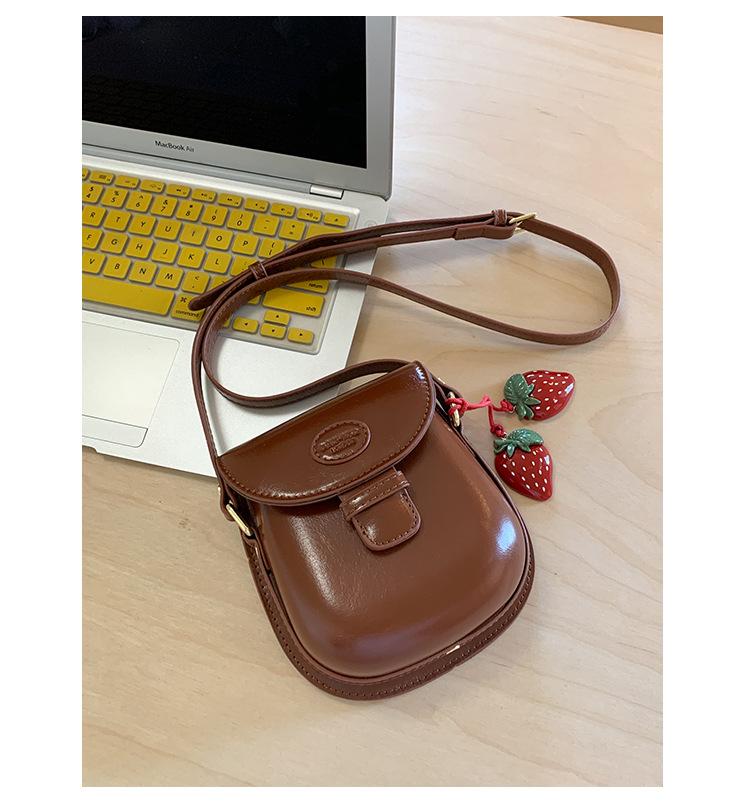 Retro underarm small bag women's 2025 new fashion versatile shoulder messenger bag autumn and winter texture mini saddle bag