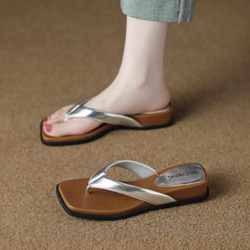 Schafsleder Version 529-3 ausländischer Stil halbschleppend Damenoberbekleidung 2025 Sommer neue beliebte Flip-Flops Strandsandalen