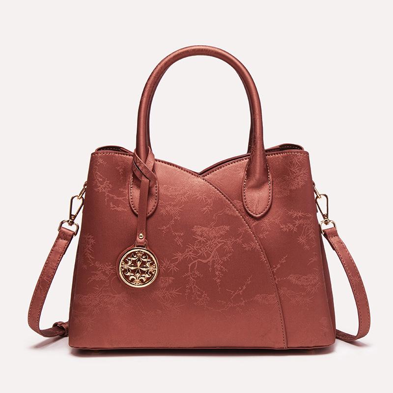 

Red bag 2025 new light luxury versatile mother wedding bag practical messenger handbag mother-in-law wedding bag китайский красный