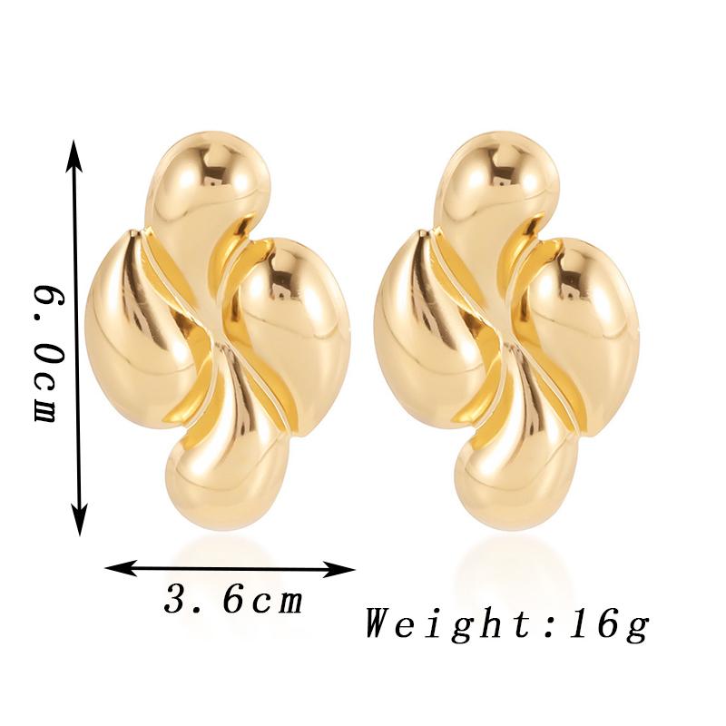 

Retro Four Water Droplet Dangle Earrings for Women Exaggerated Personality European Geometry Drop Earrings Golden Party Zircon
