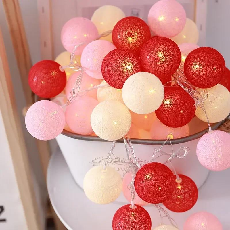 

10/20 LEDs String Lights Cotton Thread Balls Home Decoration Lamp for Party Wedding Color Light String Christmas Decorations 1.5M 10LED Battery