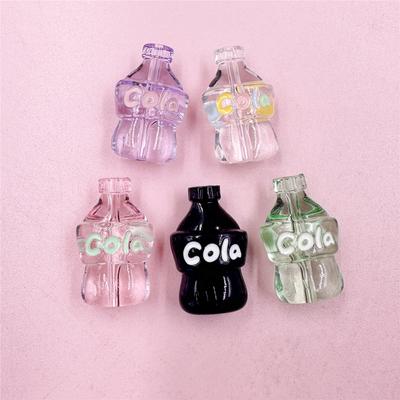 Kreativer perforierter Anhänger, Cartoon-Elemente, Bonbonfarbe, handgefertigtes Material, süß, 5 Stück, 18,8 x 30 mm, Cola-Flaschenform, Handykette, Herstellung von Acrylperlen