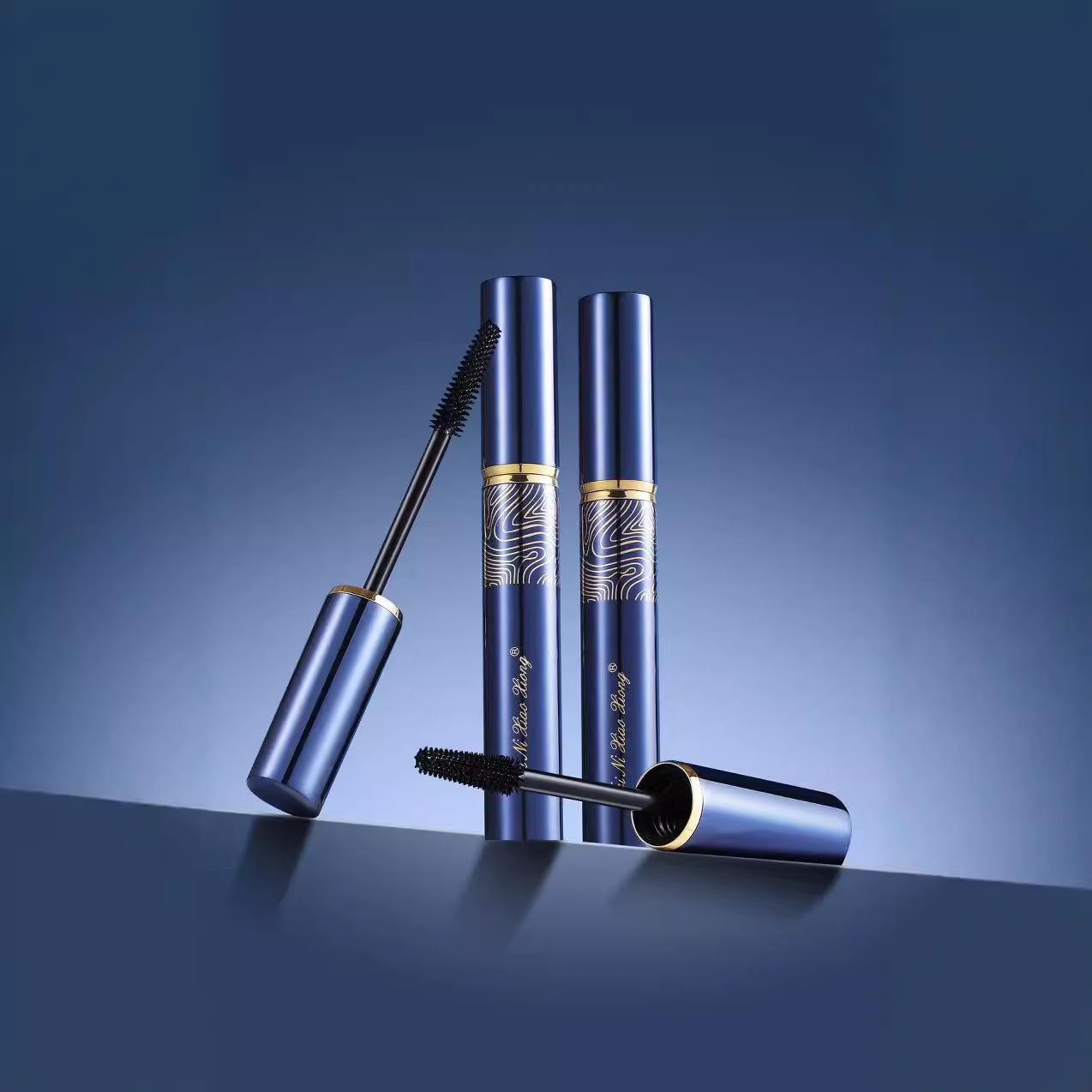 

Winnie the Pooh Luminous Fiber Curling & Volumizing Mascara