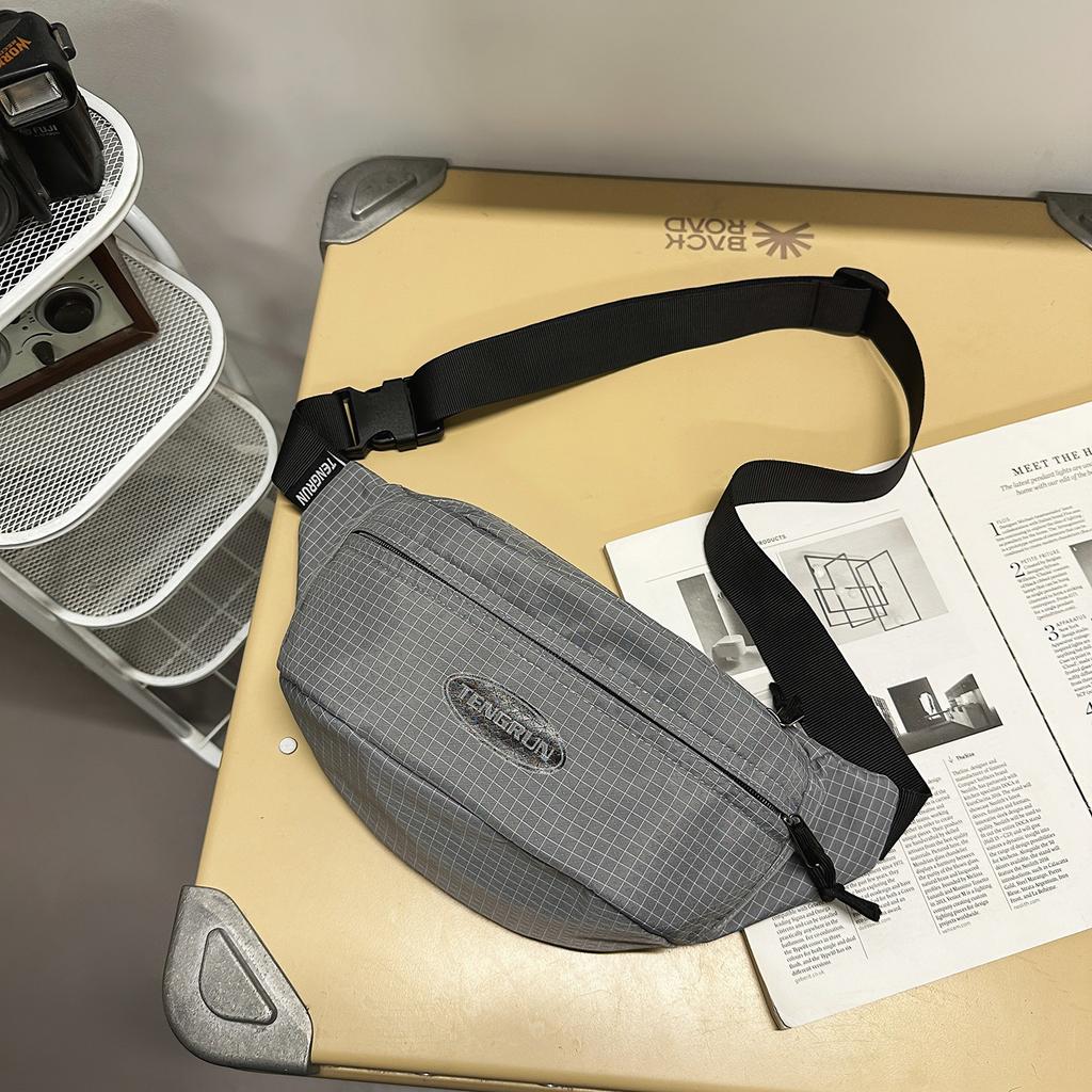 Trendy Brand Breast Bag, Men'S Casual Messenger Bag, Sports Mobile Phone Fanny Pack, Women'S Simple And Lightweight Commuter Small Backpack, Tide