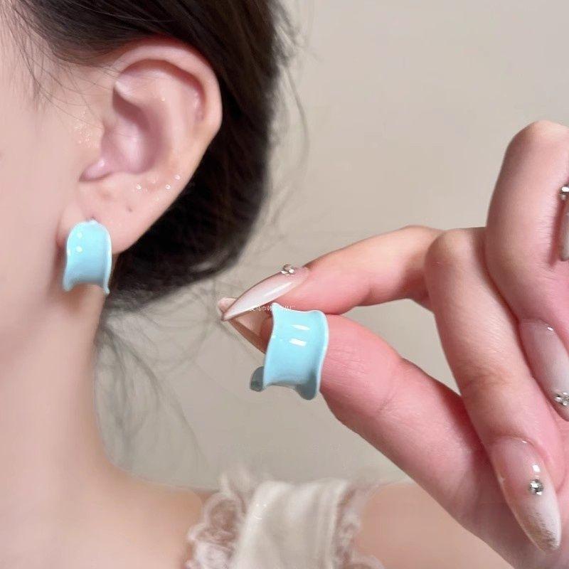 Stylish and Simple Oil-dripping C-shaped Earrings, High-end Versatile Design Earrings, Niche Light Luxury Temperament Earrings, Women