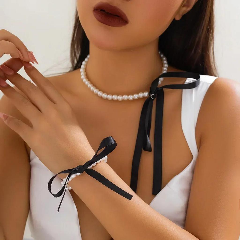 Women Elegant Black Velvet Ribbon Bowknot Choker Necklace Imitation-Pearl Clavicle Chain Accessories for Women Birthday Gifts