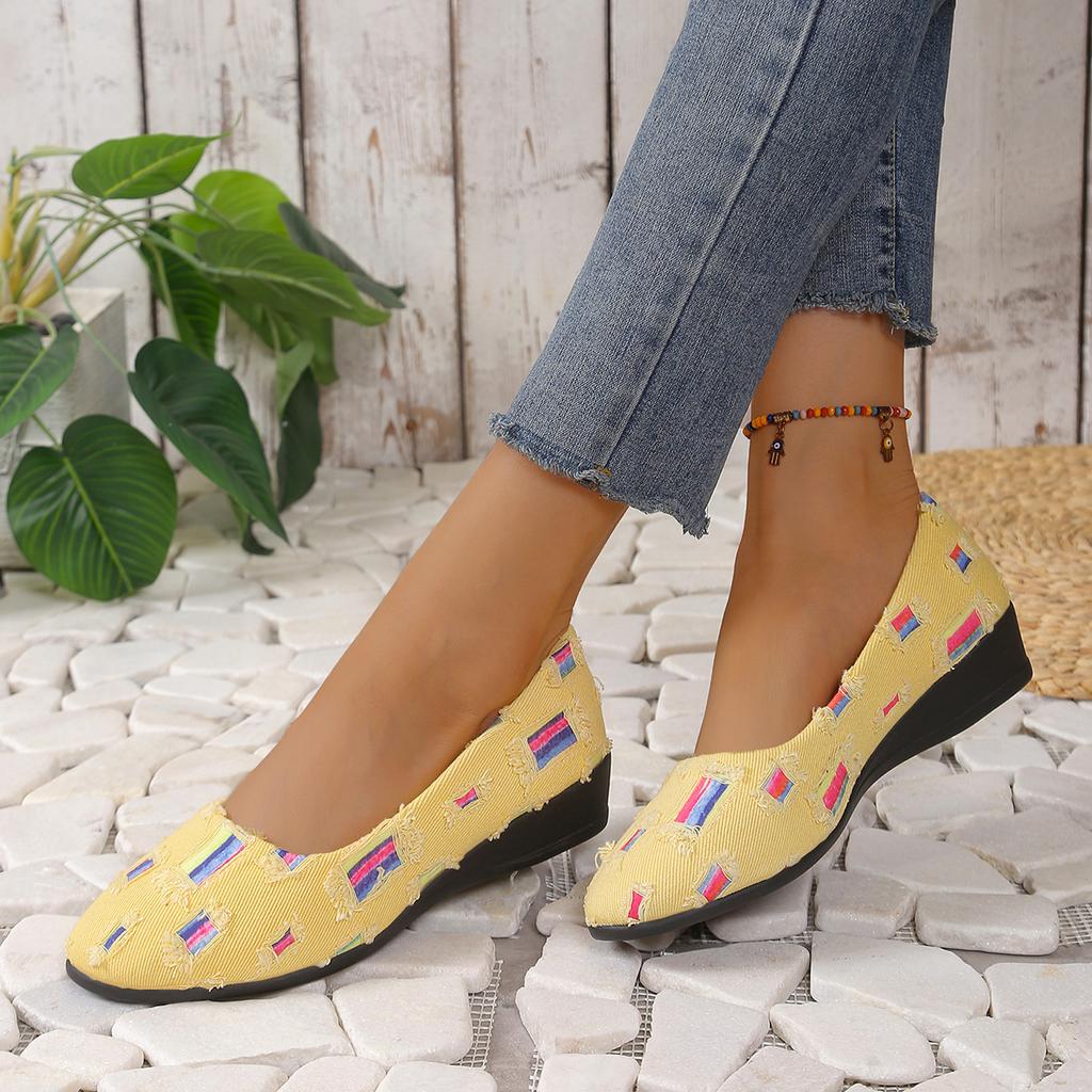 Fashion Flat-bottomed Comfortable Canvas Shoes Women's Spring and Autumn Rainbow Color Matching Decorative Shallow-mouth Low-top Shoes