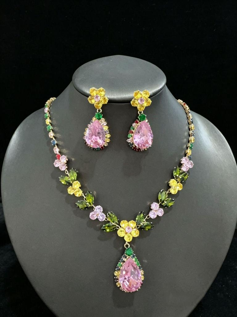 Elegant Bride Jewelry Set: European & American Necklace & Earrings for Evening Gowns