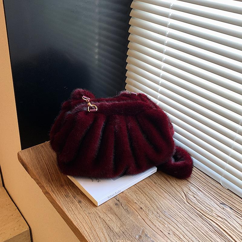 

New Comfortable Versatile Top Clutch Bag Women Winter Fluffy Cloud Crossbody Bag Retro Furry Commuting Storage Bag Purse Handbag 27x13x17cm бордовий