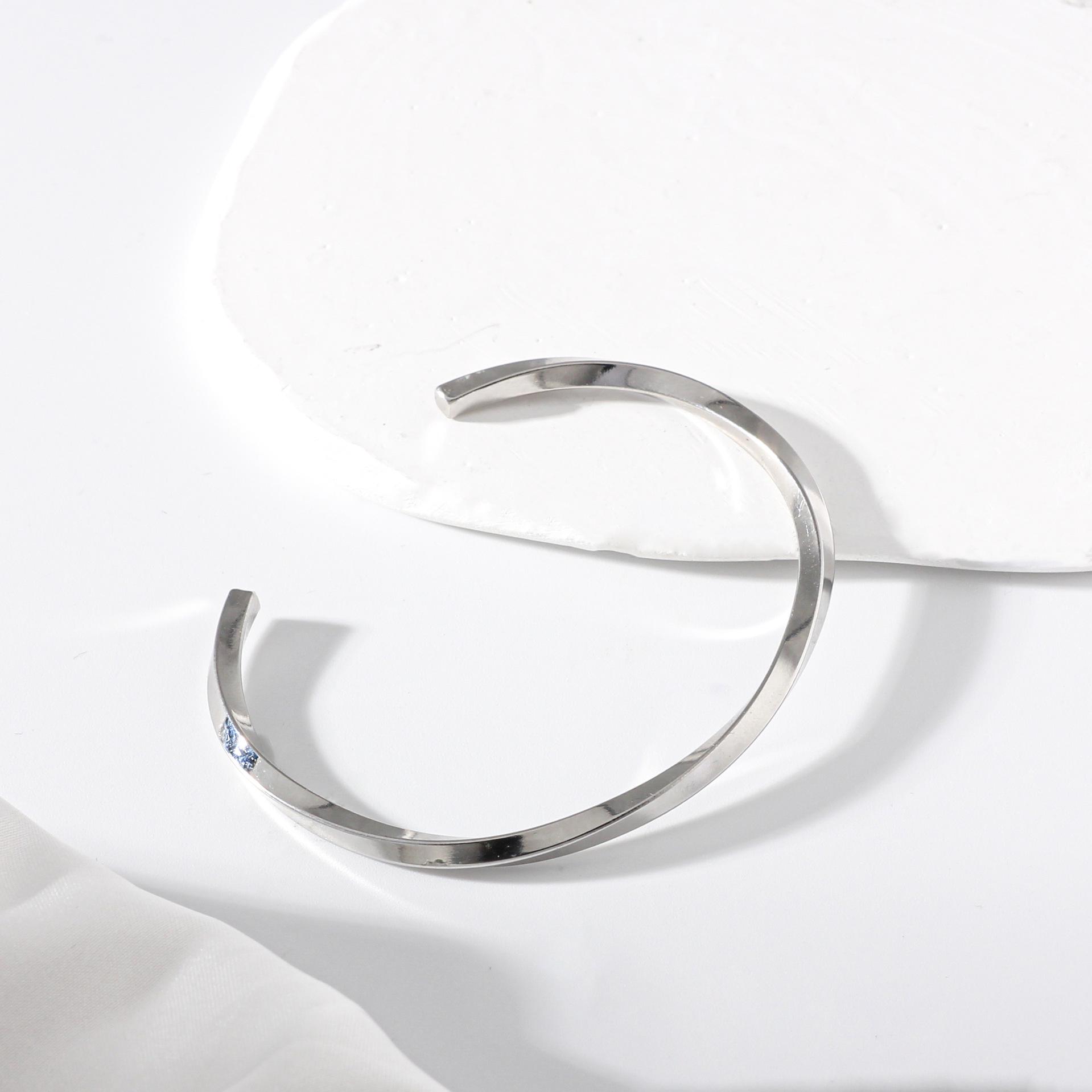 4mm Personalized Mobius 18K Gold-Plated Twisted Stainless Steel Bracelet