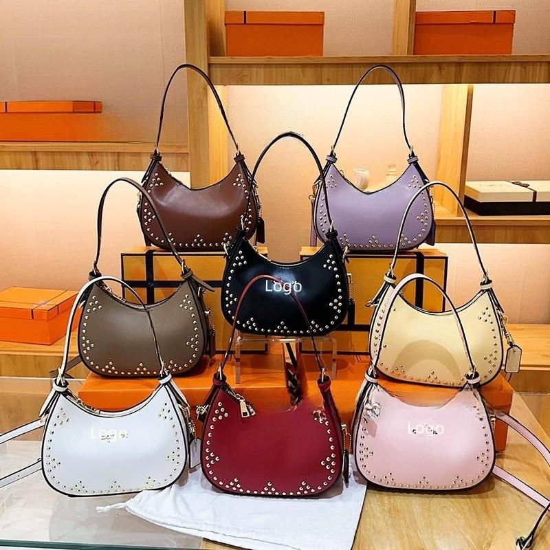 Women Pu Shoulder Bag With Minimalist Style And Internal Phone Pocket For Casual Outings