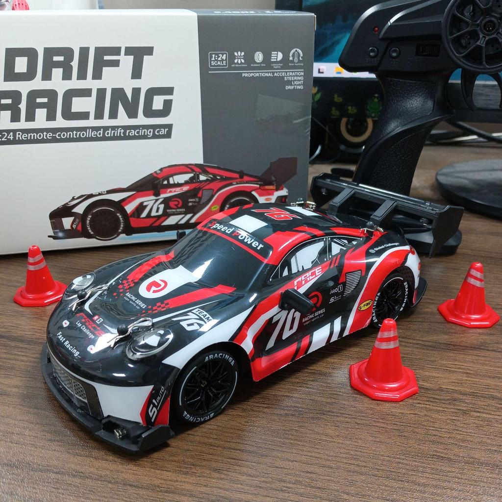 High-Speed 4WD RC Drift Car with Lights - Remote Control Racing Model