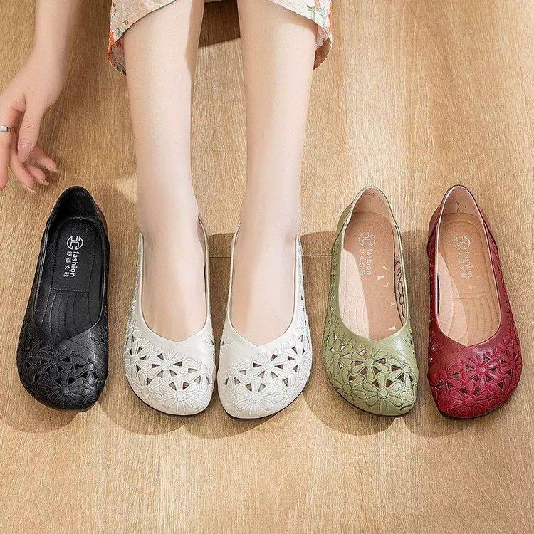 Medium Sandals Hollow and Breathable Flat-bottomed Non-slip Leather Shoes Summer Soft-soled Hole Soft Leather Shoes