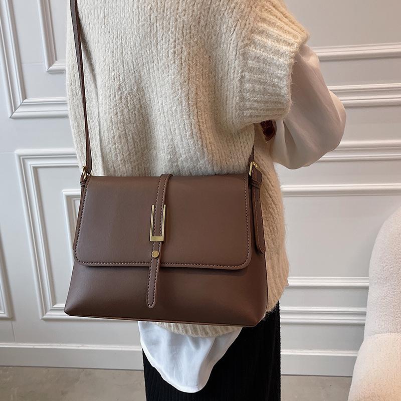 Retro fashion simple big bag women 2025 new trendy temperament shoulder underarm bag autumn and winter popular messenger bag
