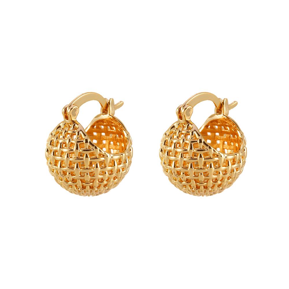 Elegant Retro Woven Hollow Ball Earrings for Women - Versatile and Fashionable Ear Accessories