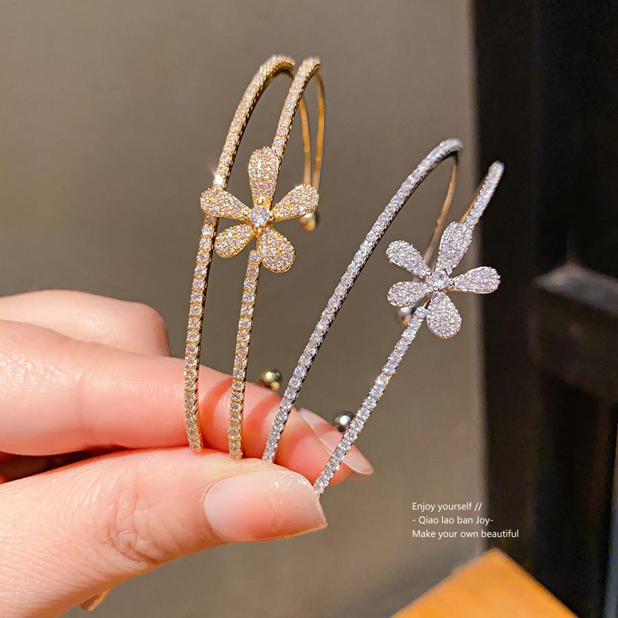 Elegant Zircon Flower Double Layer Bracelet With Cubic Alloy For Fashion Casual Wear