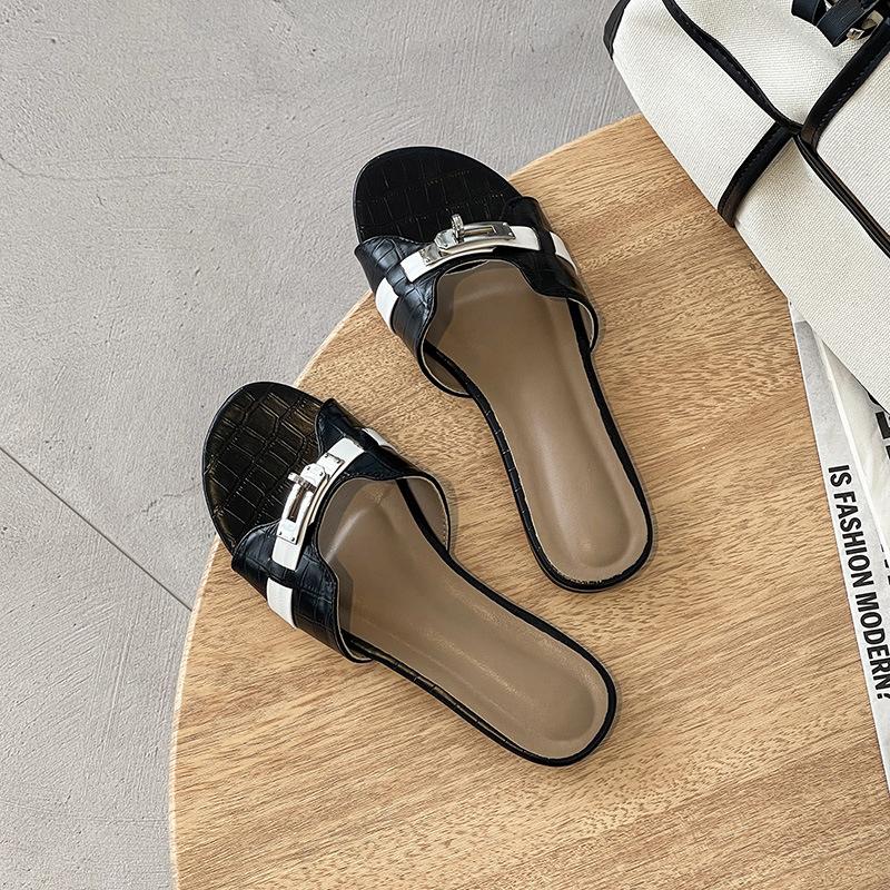 Small Gold Buckle Crocodile Text One-word Slippers for Women To Wear 2025 New Small Fragrant Style with Skirt Flat-bottomed Beach Slippers