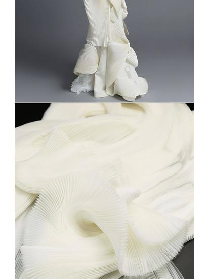 Pleated White Organza Crinkle Fabric for Evening Dress Decoration