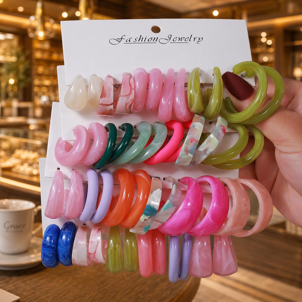 Color C-shaped acrylic earrings, European and American fashion personalized leopard print creative resin jewelry set
