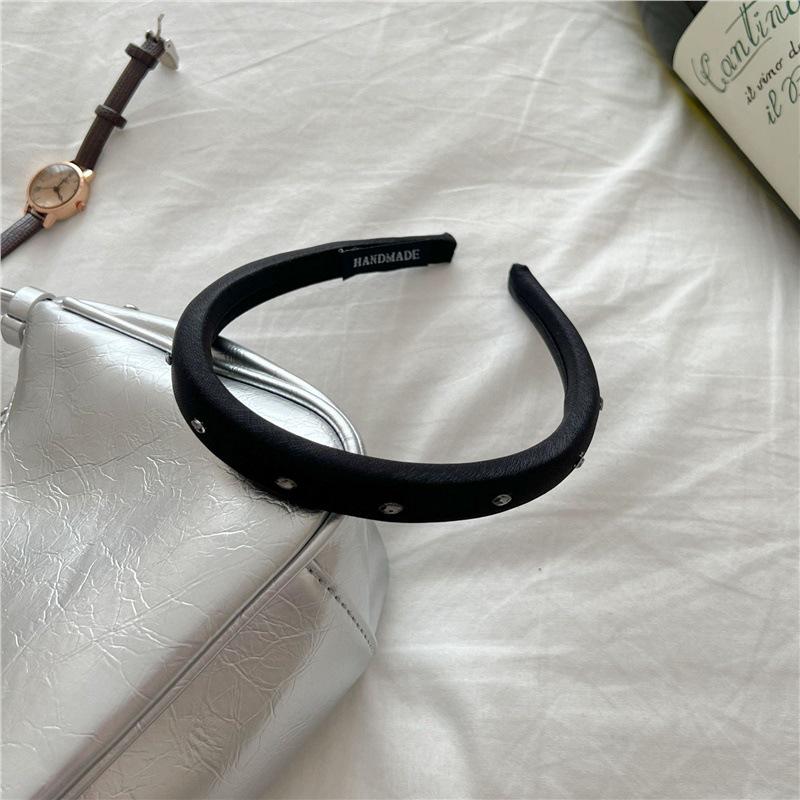 Feminine Pink Crystal Headband with High-End Hair Clip