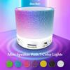 Mini-Lautsprecher, 7-Farben-Lichter, kleiner kabelloser BT-Lautsprecher, tragbarer wiederaufladbarer Lautsprecher für Reisen