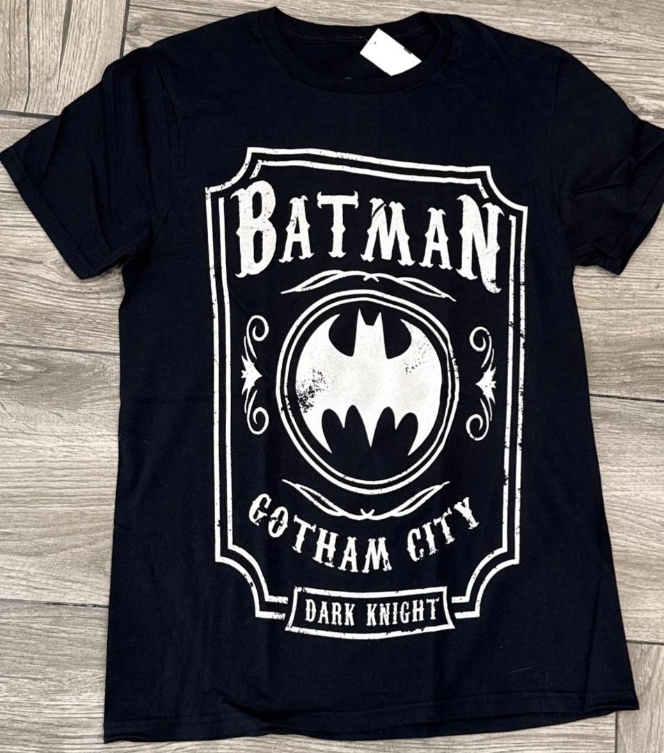 2015 Batman Gotham City Dark Knight T-Shirt Size Small Licensed DC Comic 3XL