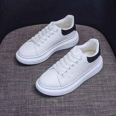 Verhoog de zool Witte schoenen Nieuwe veelzijdige casual schoenen Klassieke studentenboardschoenen