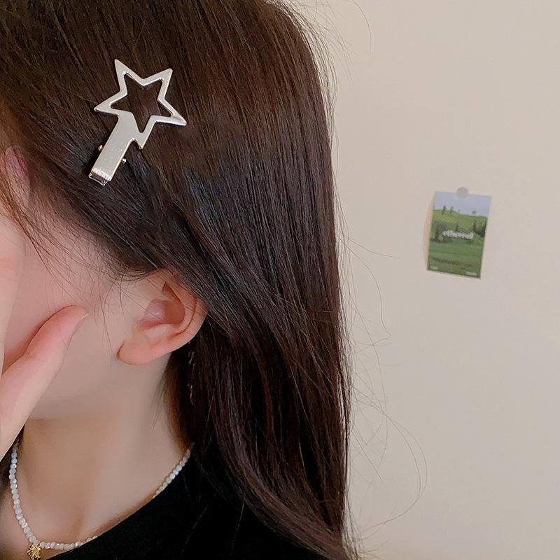 Y2K Silver Star Hair Clips Women Korean Simple Metal Cold Wind Hairpin Girls Sweet Cool Headdress Hair Accessories