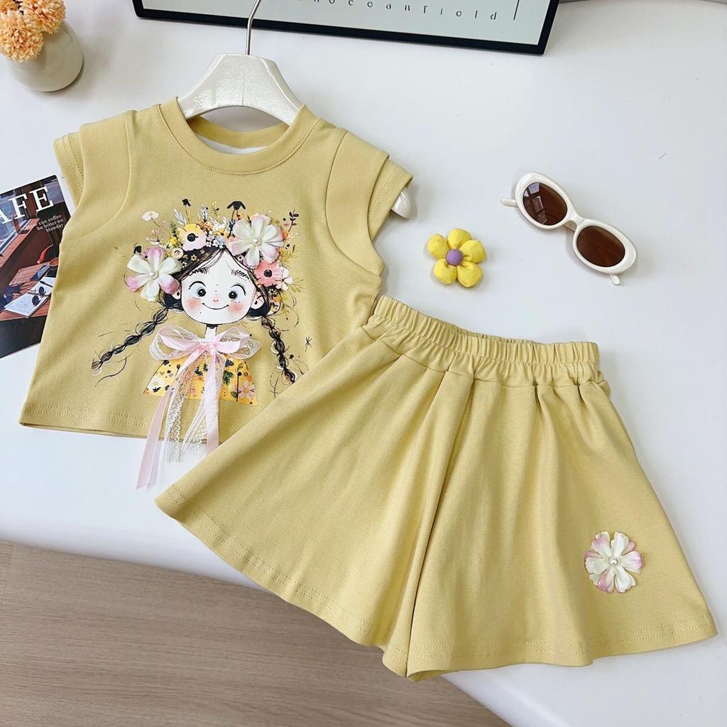 Little Girls' Korean Style Summer Two-Piece Set: Fashionable Loose Short Sleeve Top and Shorts