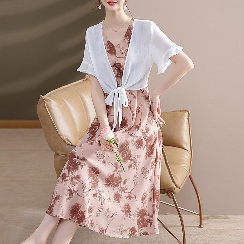 Sophisticated Summer Two-Piece Set for Middle-aged Women: Wide-leg Skirt and Top Ensemble
