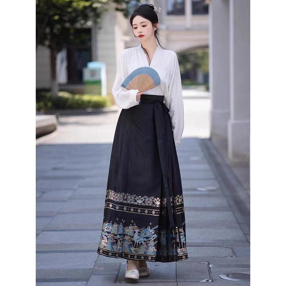 Chinese Ming Dynasty Style Hanfu Daily horse-face  Skirt Hanfu Suit