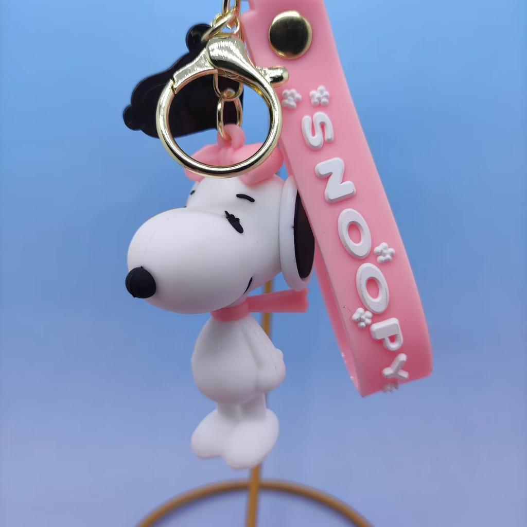 Snoopy adorable doll mobile phone keychain pendant silicone car backpack couple key ring pouch pendant creative keychain