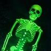 Wasserdichte Rasenpfähle Solar Skelett Gartenpfahl Licht, Halloween 3D Leuchtender Schädel Vorgarten Spukige Displays Dekoration mit LED, Außenlampe