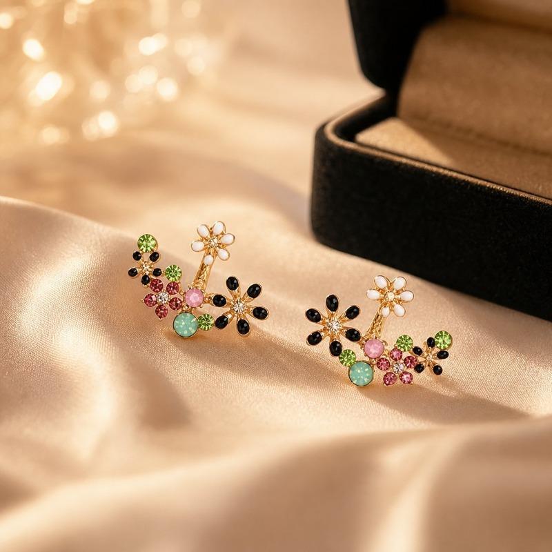 New Korean Style Rhinestone Stud Earrings, Perfect for Summer, Featuring Seasonal Flowers and Rhinestones, Worn Over The Ear, Elegant and Simple.