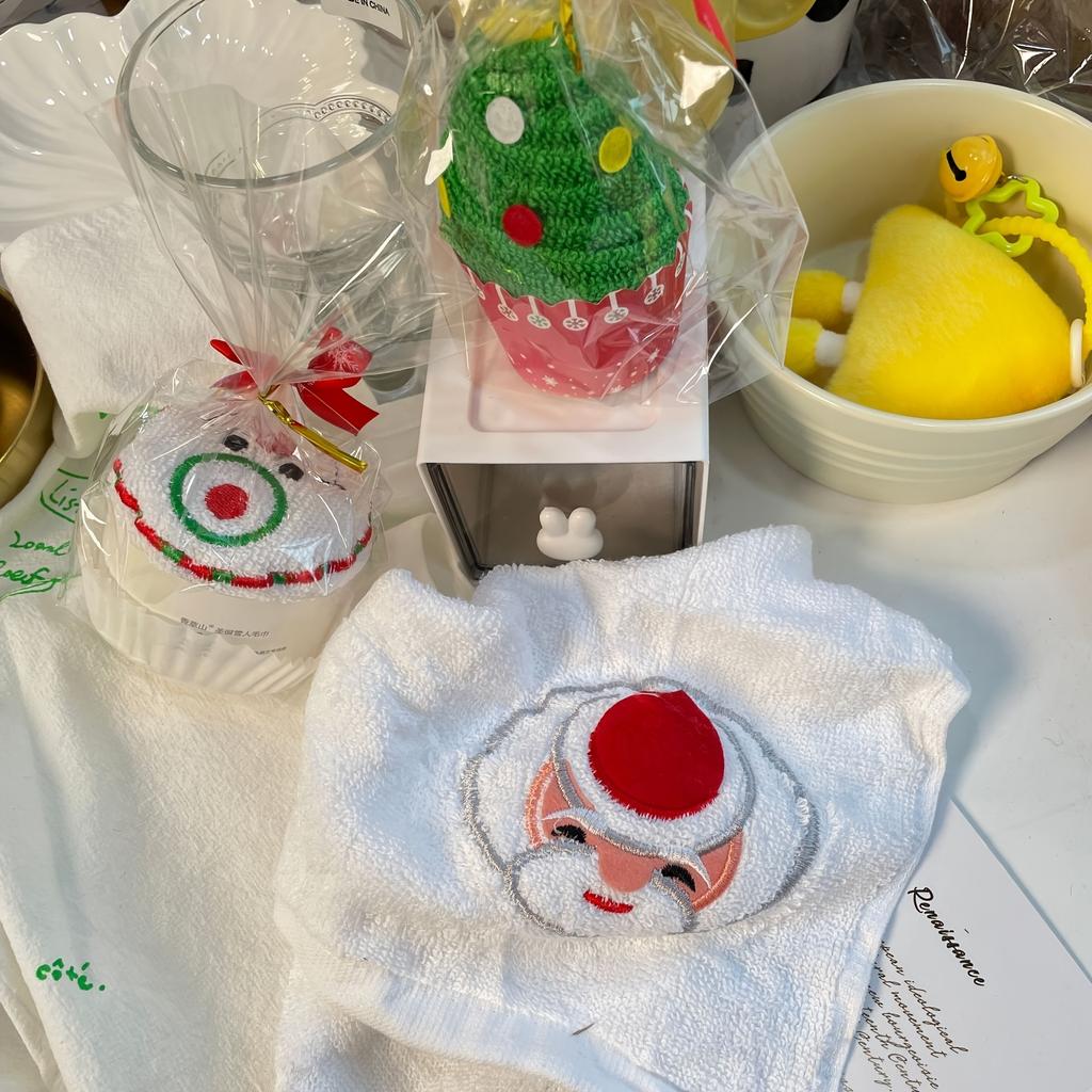 Christmas Towel, Embroidered Youngsters's Gift Cartoon Christmas Gift Activity Small Gift, Kitchen Towel, Absorbent and Easy To Clean